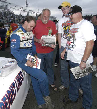 800-DSC_9383.jpg (59282 bytes)